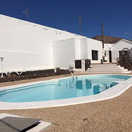 Ylaiza La Asomada (Lanzarote)